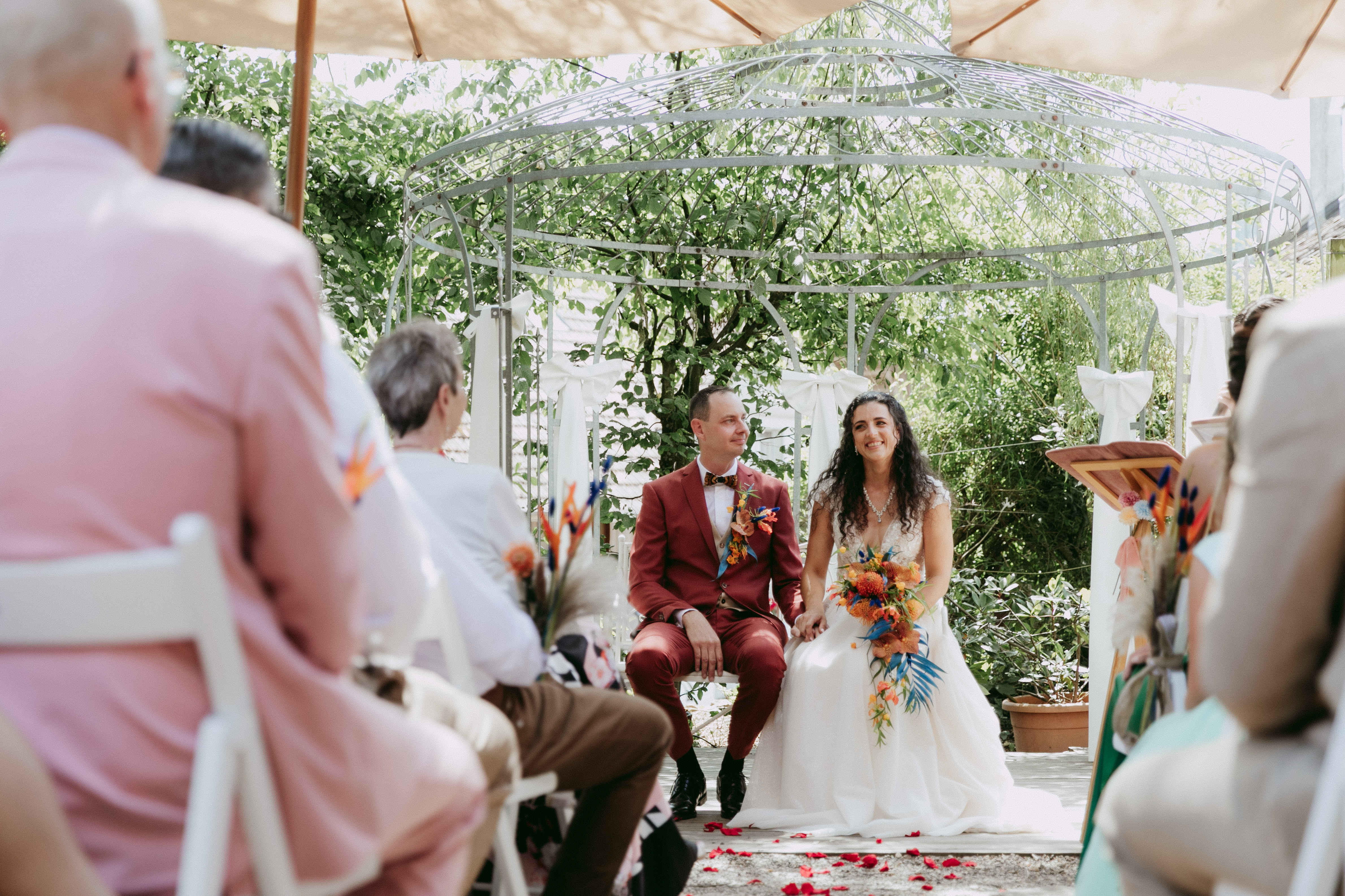 Comment organiser votre cérémonie de mariage et les éléments qui la composent